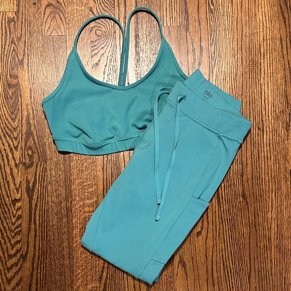 ALO Teal Leggings and Bra Matching Set, Size L